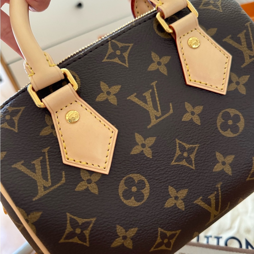 LV Speedy Bandouliere 20 - Picture 7 of 16